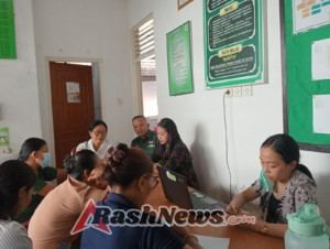 Babinsa Dorong Transformasi Digital Posyandu Lewat Pelatihan Kader di Kelurahan Beng