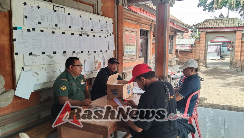 Babinsa Tulikup Sertu Wayan Suprapta Kawal Penyaluran Bapang untuk 316 KK