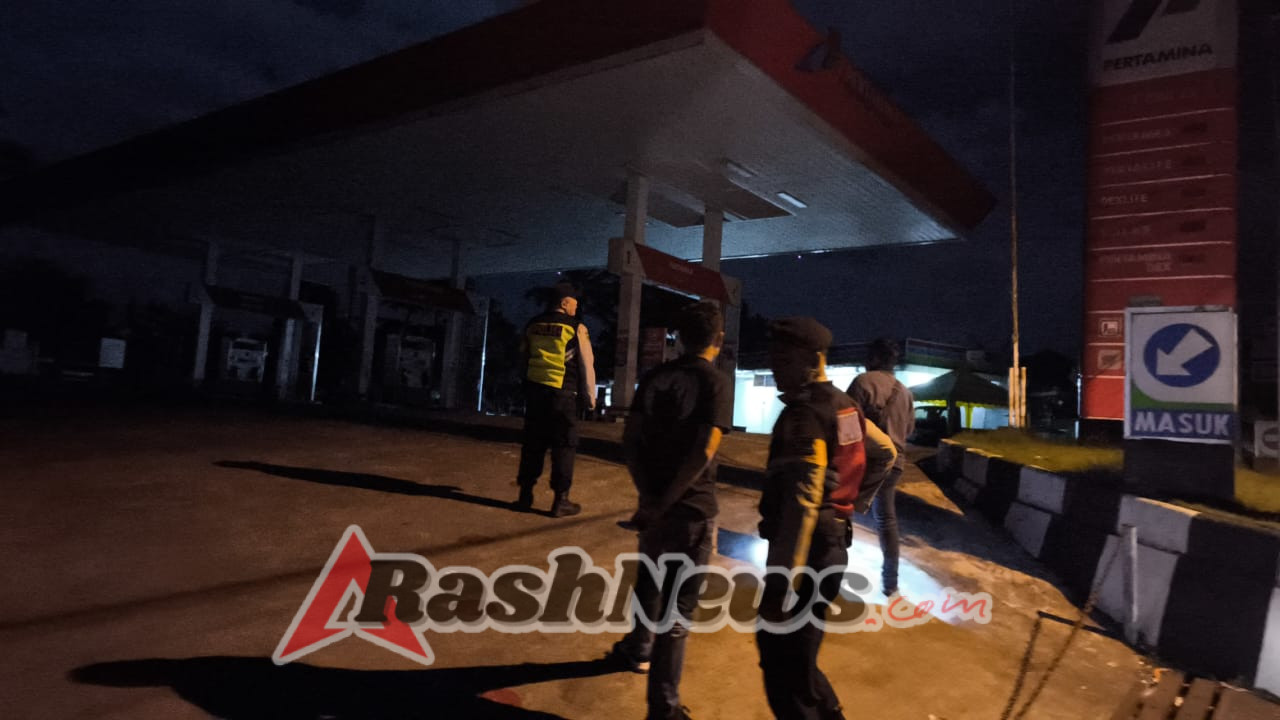 Kanit Intel Polsek Bebandem Pimpin Patroli Blue Light Patrol