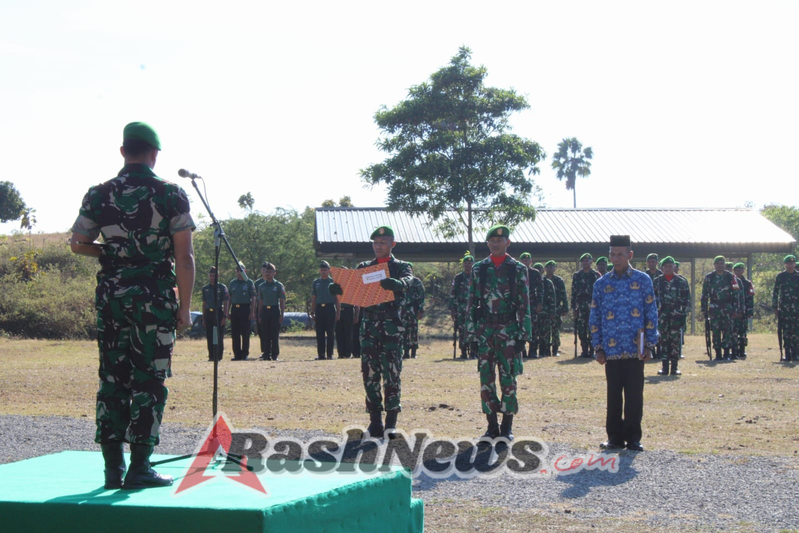 Semangat Nasionalisme Kodim 1627/Rote Ndao Melaksanakan Upacara Bendera