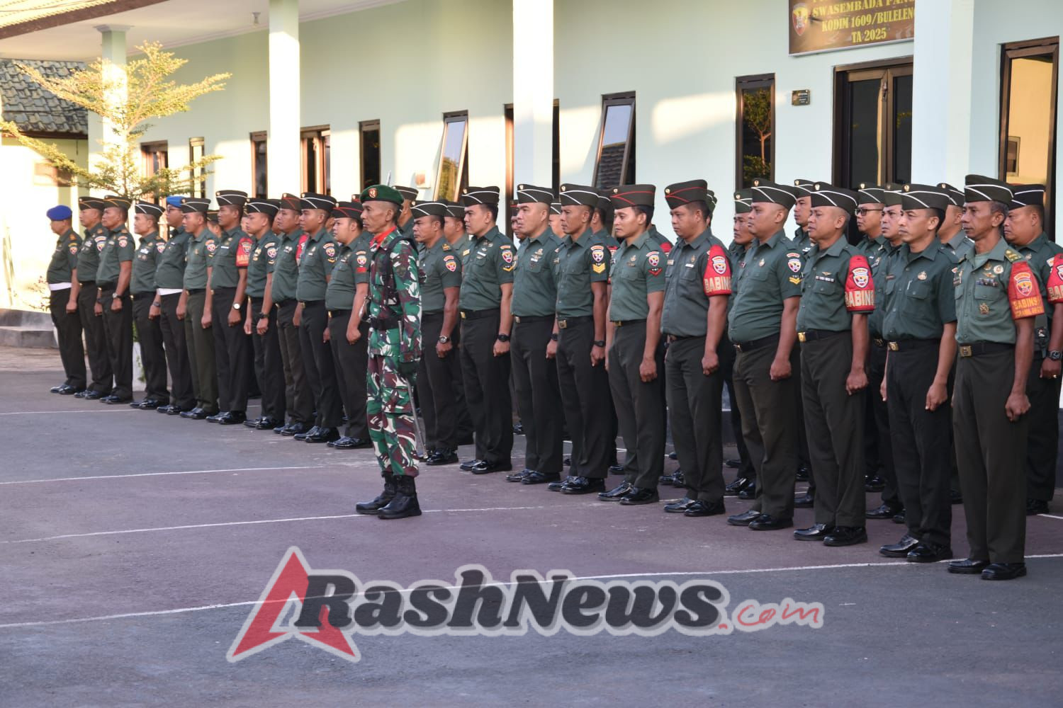 Dandim 1609/Buleleng Pimpin Upacara 17-an, Tegaskan Bahaya Judol dan Pinjol
