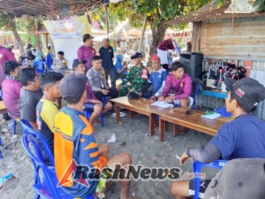 Lomba Lari Sampan Meriah, Babinsa dan Aparat Gabungan Pastikan Keamanan Acara Adat