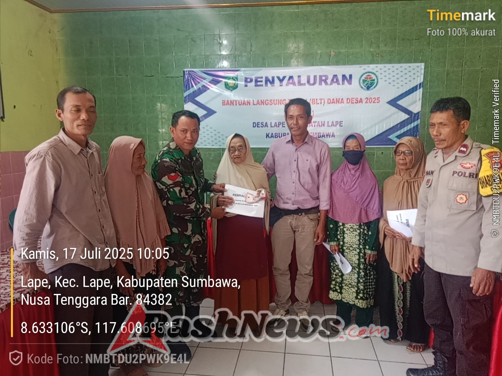 Koptu Sukardin Turun Langsung Dampingi Penyaluran BLT-DD Desa Lape