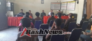 Patroli Wilayah Binaan Babinsa Hadiri Rapat Pembentukan Loket Adminduk Desa dan Pemutakhiran Data Base Kependudukan