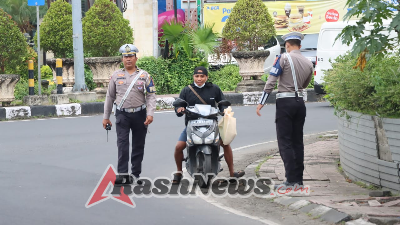 Operasi Patuh Agung 2025 Hari Ke- 5 Polresta Denpasar Tindak 69 Pelanggar di Simpang Kebo Iwa