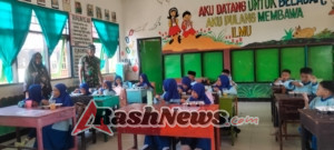 SDN 2 Tepas Gelar Program MBG, Babinsa Taliwang Hadir Dampingi