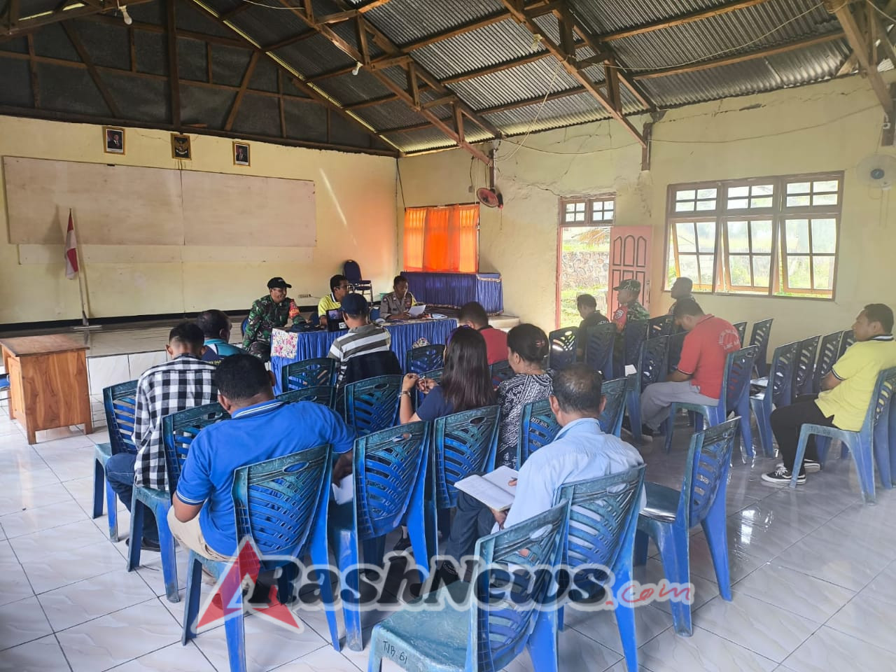 Babinsa Koramil 1624-01/Larantuka Hadiri Rapat Persiapan HUT RI dan Jambore Pramuka di Kecamatan Tanjungbunga
