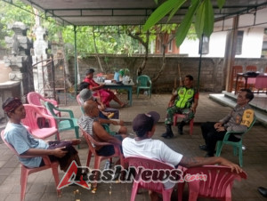 Memastikan keamanan dan Ketertiban di Daerah Binaan Babinsa Penuktukan dan Bhabinkamtibmas sambangi Warga Binaan