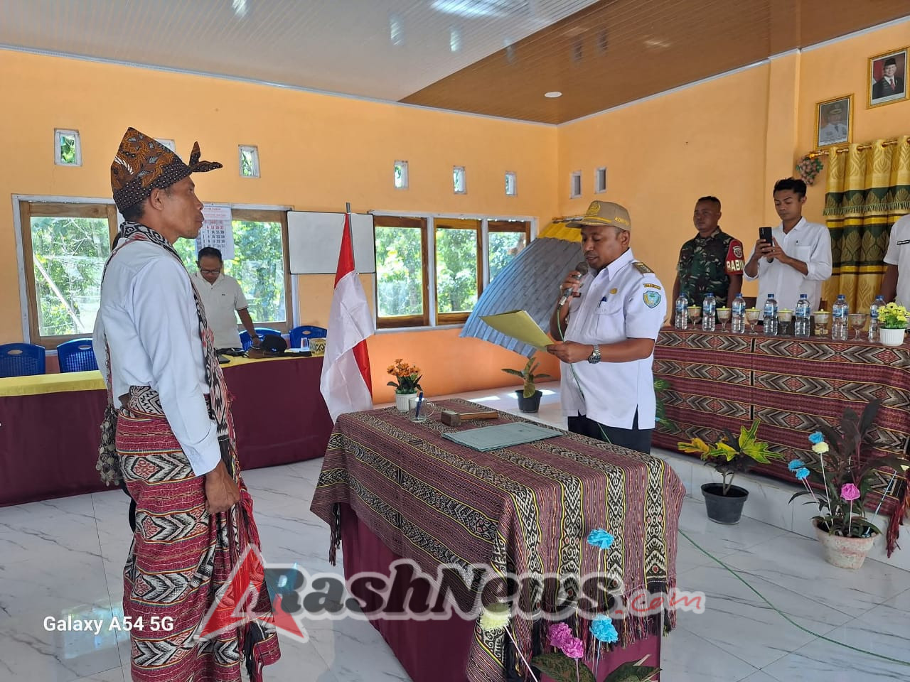 Kopda Boby Demarsandi Hadiri Pelantikan PAW Anggota BPD Desa Manumean