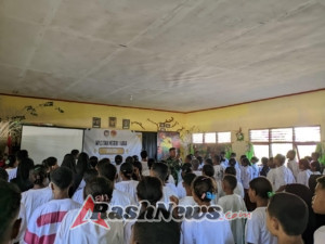 Babinsa Beri Motivasi dan Latihan PBB di MPLS SMA N 1 Abad