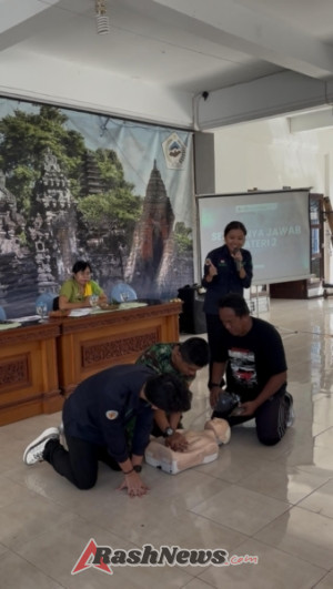 Babinsa Pesinggahan Sebut Sosialisasi Kesehatan Mahasiswa KKN Unud Diwarnai Yankes Gratis