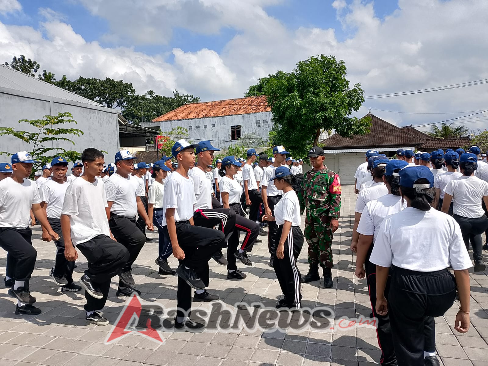 Pasiops Kodim Tabanan Didik Generasi Muda Lewat Pelatihan Bela Negara di SMK Triatmajaya