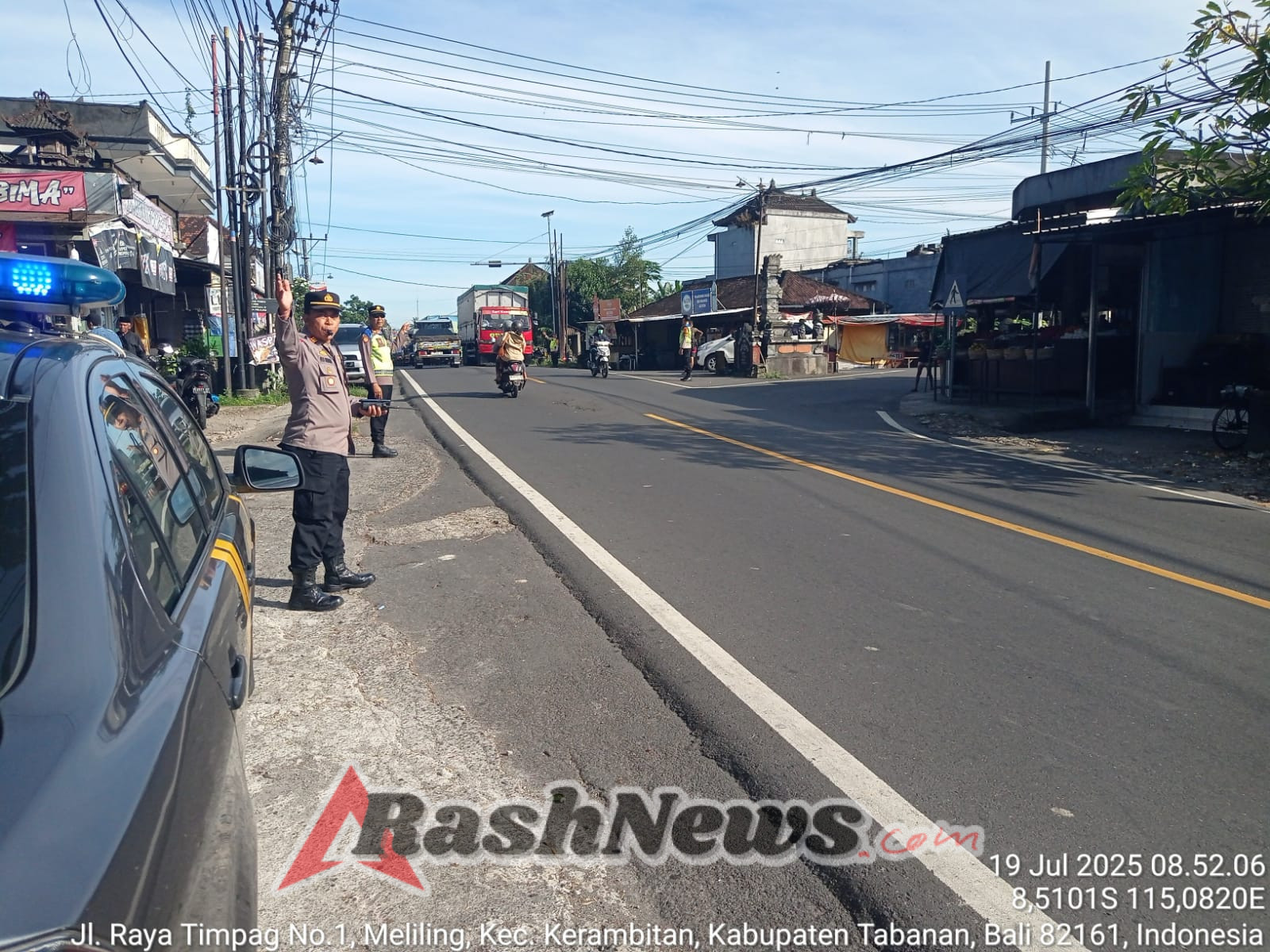 Antisipasi Lonjakan Arus Lalu-lintas Pasca Pembukaan Jalan di Bajera Selemadeg Polsek Kerambitan Gelar Personil di Lapangan.