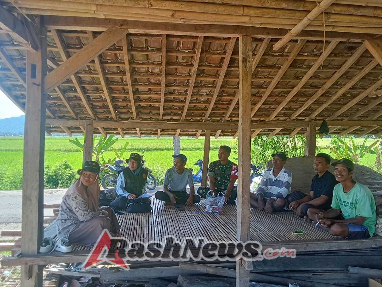 Koramil 1628-01/Taliwang Perkuat Sinergi dengan Warga Melalui Komsos