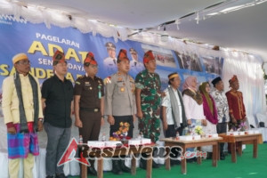 Budaya dan TNI Menyatu, Dandim 1628/SB Hadir di Pawai Budaya Desa Labuan Lalar