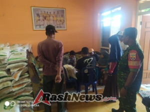 Pendampingan Humanis Babinsa Alas dalam Penyaluran Bantuan Beras Nasional