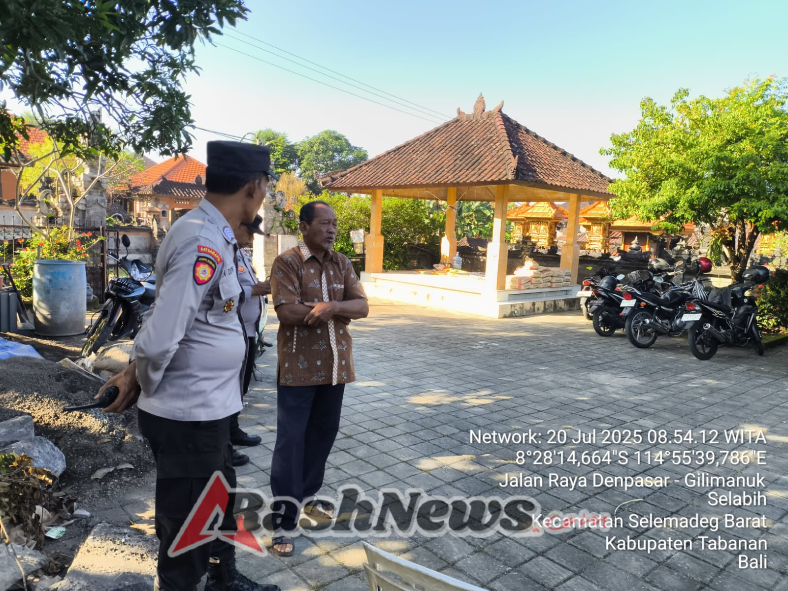 Polsek Selemadeg Barat melaksanakan pengamanan Ibadah Umat Kristen di Gereja Sabdajati Selabih