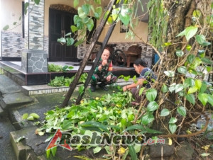 Babinsa Bakas Gelar Anjangsana dan Komsos, Ingatkan Warga Jaga Kebersihan