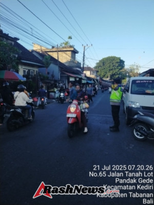 Atensi Kemacetan dan Laka, Polsek Kediri Gelar Personil  Untuk Laksanakan Strong Point