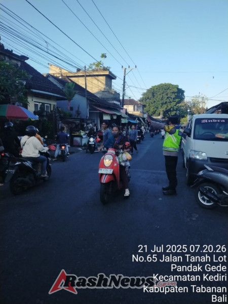 Atensi Kemacetan dan Laka, Polsek Kediri Gelar Personil  Untuk Laksanakan Strong Point