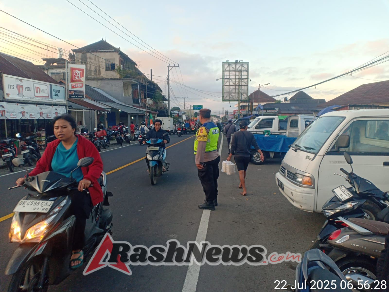 Polsek Baturiti Tingkatkan Keamanan Melalui Pelaksanaan Strong Point pagi