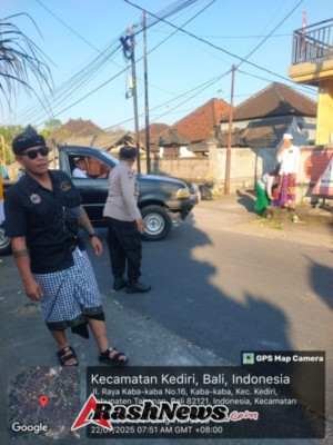 Bhabinkamtibmas Desa Kaba-kaba Melaksanakan Pengamanan Pujawali Pura Kawitan Batur Arya Belog  Kaba-Kaba