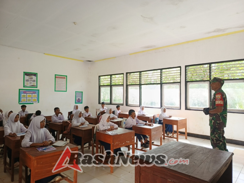 Serka Arya Toni Haris Berikan Pembekalan Bela Negara di SMPN 1 Parado Wane
