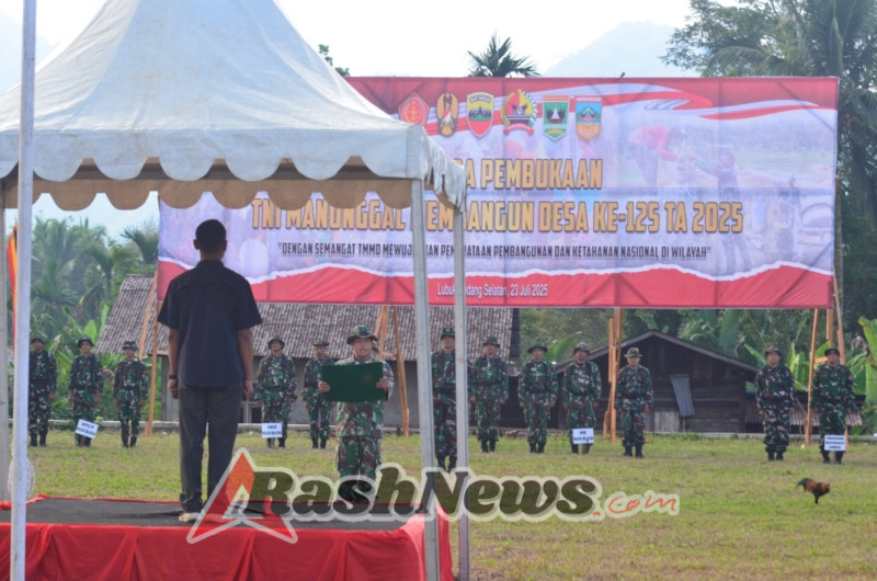 Pastikan Kesiapan Pembukaan TMMD, Personil Kodim 0309/Solok Laksanakan Geladi Upacara.
