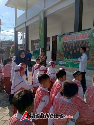 Wujud Nyata Sinergitas Dan Komitmen Dukung Pendidikan, Babinsa Kampung Kusamba Latih Pelajar MI Bahrul Ulum