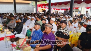 Personel Koramil 1623-07/Bebandem laksanakan pengamanan kegiatan seremonial hari jadi Desa Sibetan.