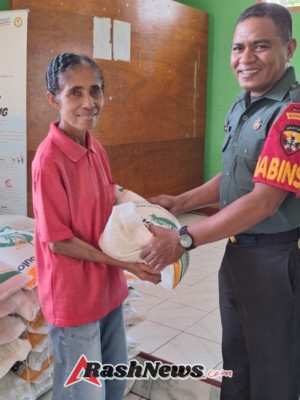 TNI Bersama Bulog Salurkan Beras CBP untuk Warga Lembata