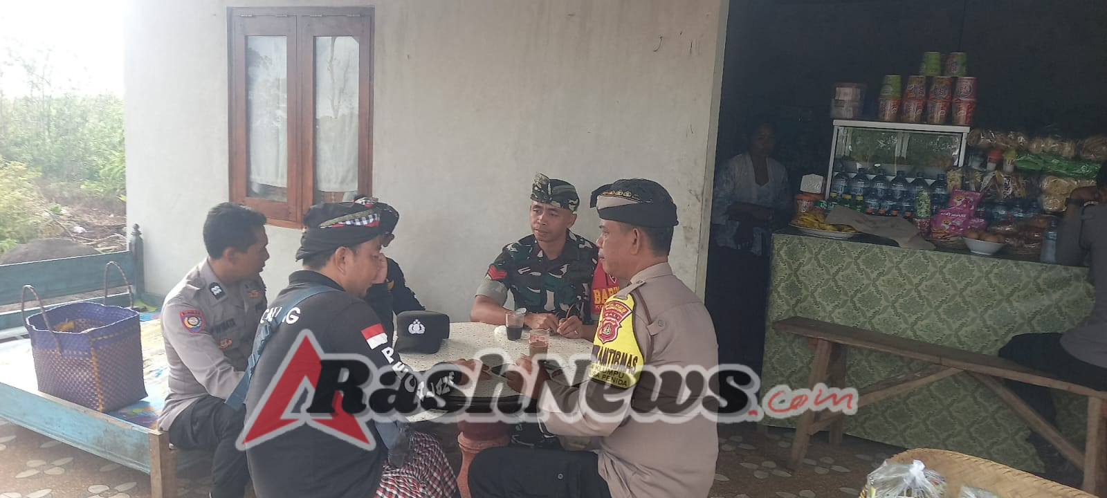 Dihadiri Ratusan warga, Puncak Piodalan Di Pura Puncak Mundi Dijaga Ketat Aparat