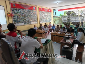 Babinsa 1623-04/Sidemen hadiri Musdes penetapan RPJMdes dan penetapan RKPdes.