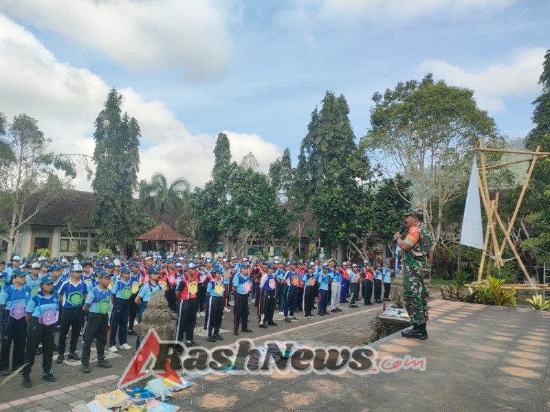 Danramil 1623-07/Bebandem tekankan aplikasi nilai-nilai wawasan kebangsaan dalam kehidupan sehari-hari.