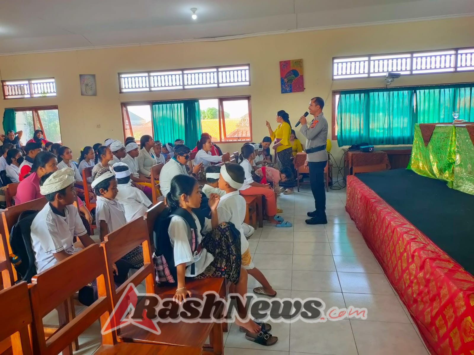 Polres Gianyar Laksanakan Penyuluhan Bahaya Bullying dan Kenakalan Remaja di SLB N 1 Gianyar