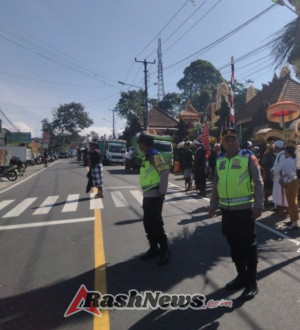 Kapolsek Baturiti Pimpin Pengamanan Upacara Piodalan