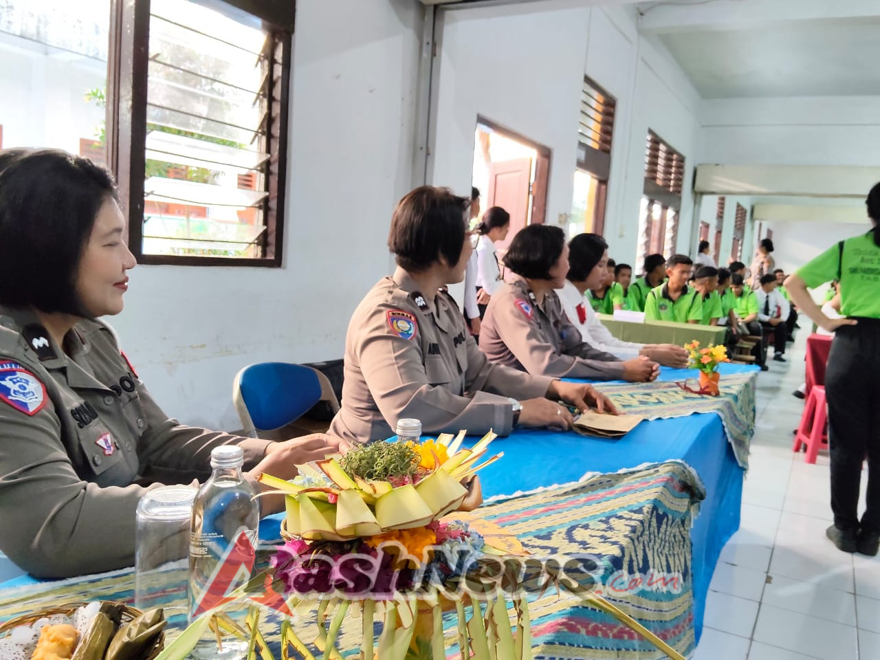 Polwan Polres Tabanan Sosialisasikan Rise and Speak di SMK Dwi Tunggal: Ajak Siswa Berani Bicara dan Waspada Narkoba