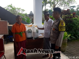 Bhabinkamtibmas Desa Geluntung Sambang Desa Atensi Penyaluran Bantuan Pangan Beras Bulog
