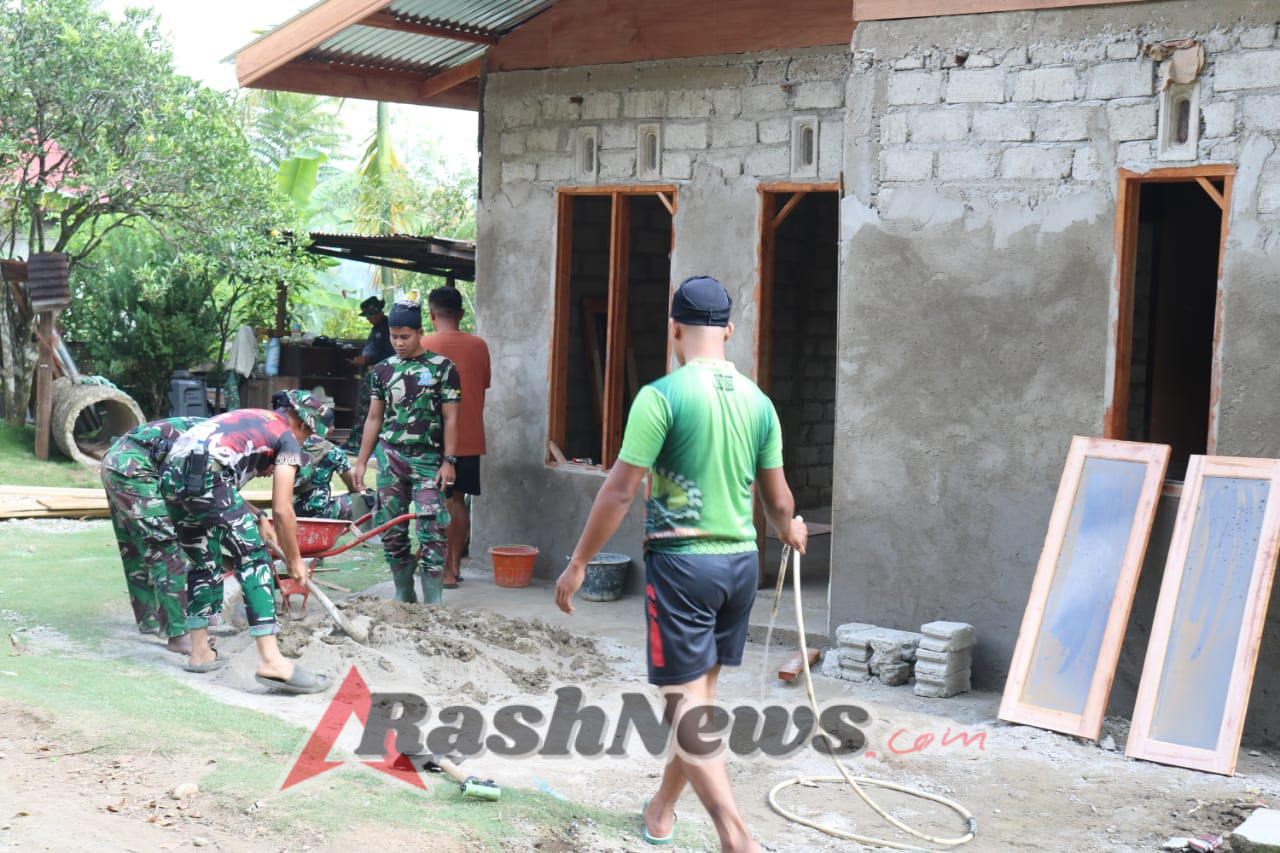 Lanjutkan Pekerjaan Fisik, Satgas TMMD Plester Dinding RTLH Milik Prihatin