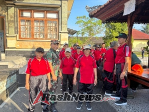 Wujudkan Lansia Sehat Dan Berdaya Guna, Babinsa Tohpati Atensi Senam Lansia