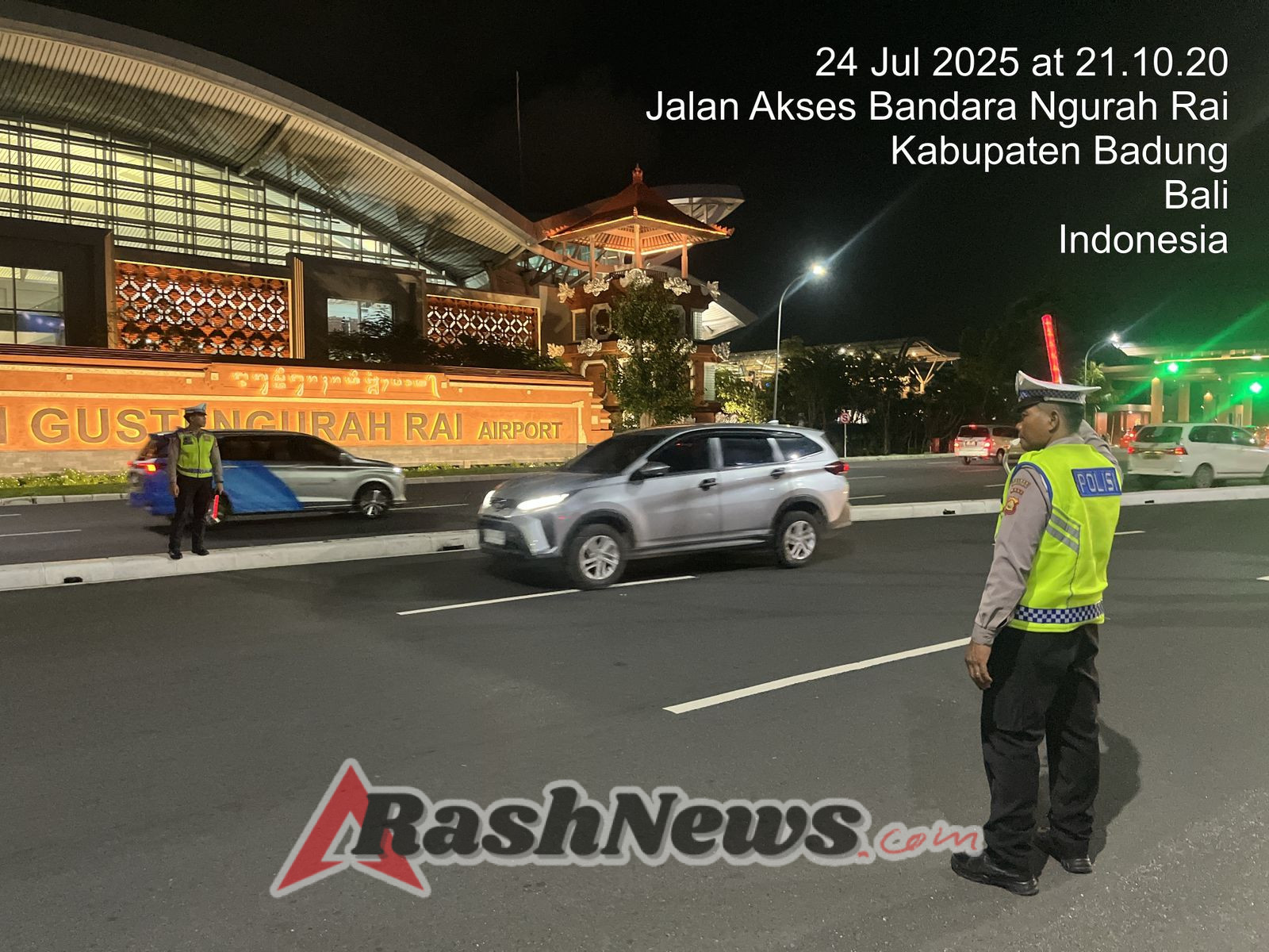 Sat Lantas Polres Bandara Tingkatkan Pelayanan, Gelar Pengaturan Malam Hari di Akses Masuk Tolgate Bandara Ngurah Rai