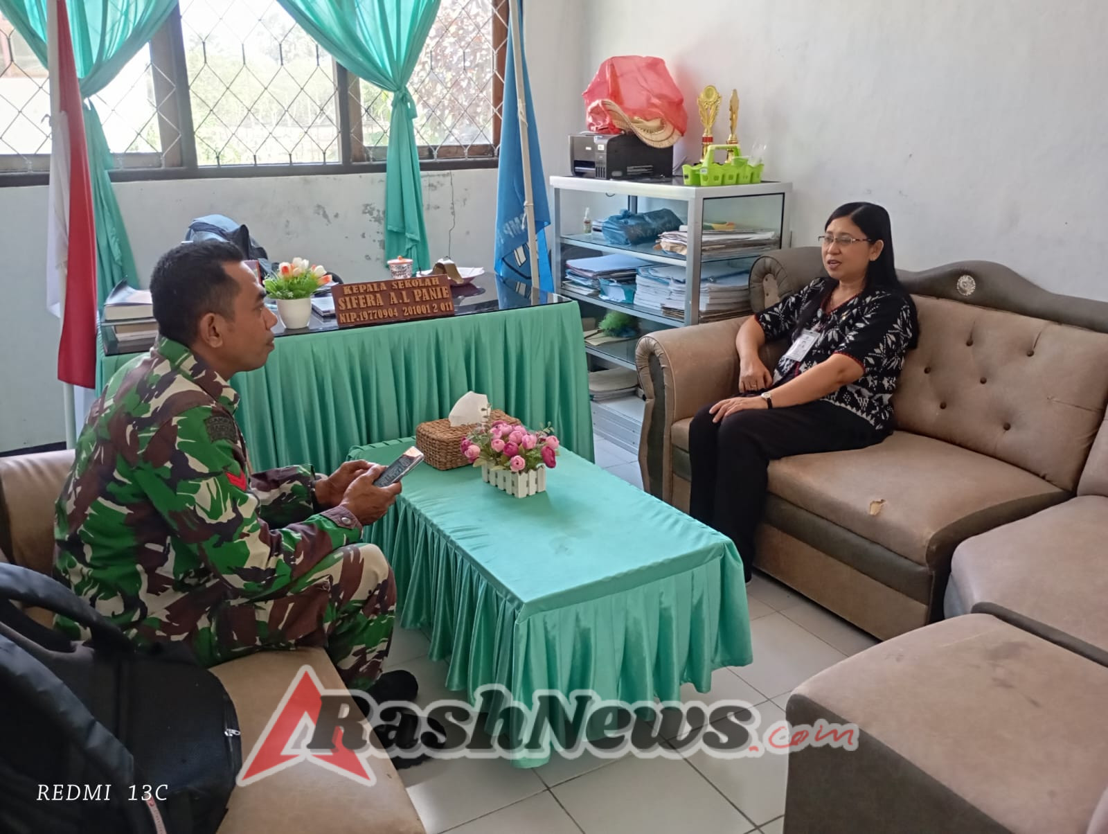 Babinsa Koramil 1627-01/Ba’a Melaksanakan Pendataan Ke Sejumlah Sekolah Di Wilayah Binaannya