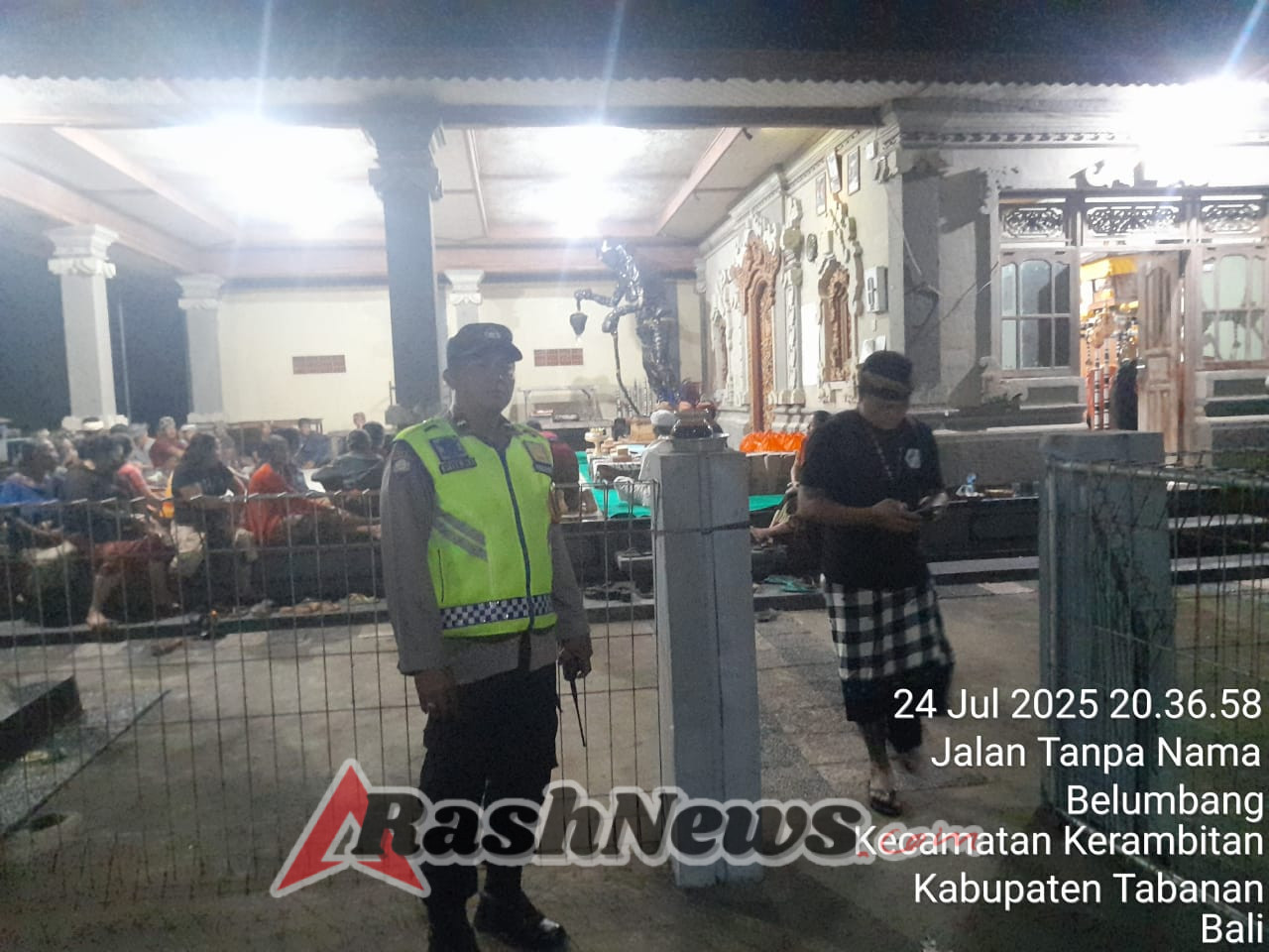 Bhabinkamtibmas Desa Belumbang melaksanakan pengamanan kegiatan Reses dari Anggota  DPRD TK II Kabupaten Tabanan dari Fraksi PDI.