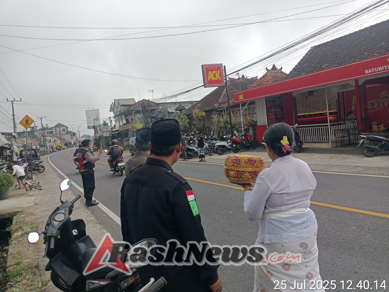 Polsek Baturiti Siagakan Personel Amankan Pelaksanaan Sholat Jumat