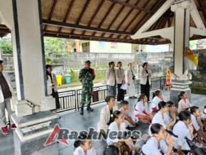 Sinergitas TNI Dan Mahasiswa, Babinsa Selisihan Dampingi KKN PNB Sosialisasi Literasi Mata Uang Di SDN Selisihan