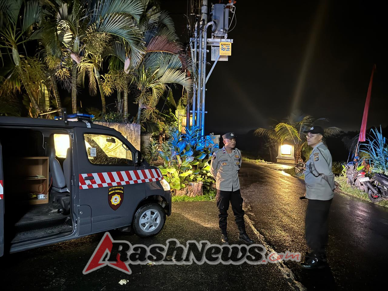 Tingkatkan Patroli Wilayah, Polsek Sidemen Melaksanakan Blue Light Patrol,