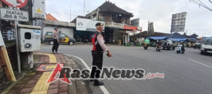Wujudkan Kamseltibcarlantas, Polsek Abiansemal Rutin Lakukan Pengaturan Lalu Lintas Sore