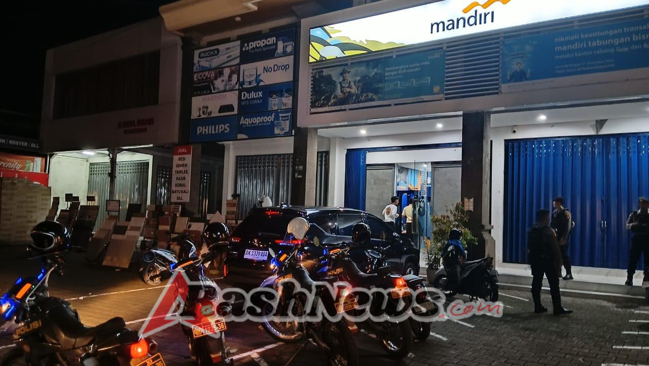 Cegah Aksi Kejahatan, Unit Raimas Sisir Area Perbankan di Tengah Malam