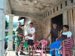 Babinsa Koramil Detusoko Gelar Komsos, Warga Dusun Wolowege Antusias Mendukung