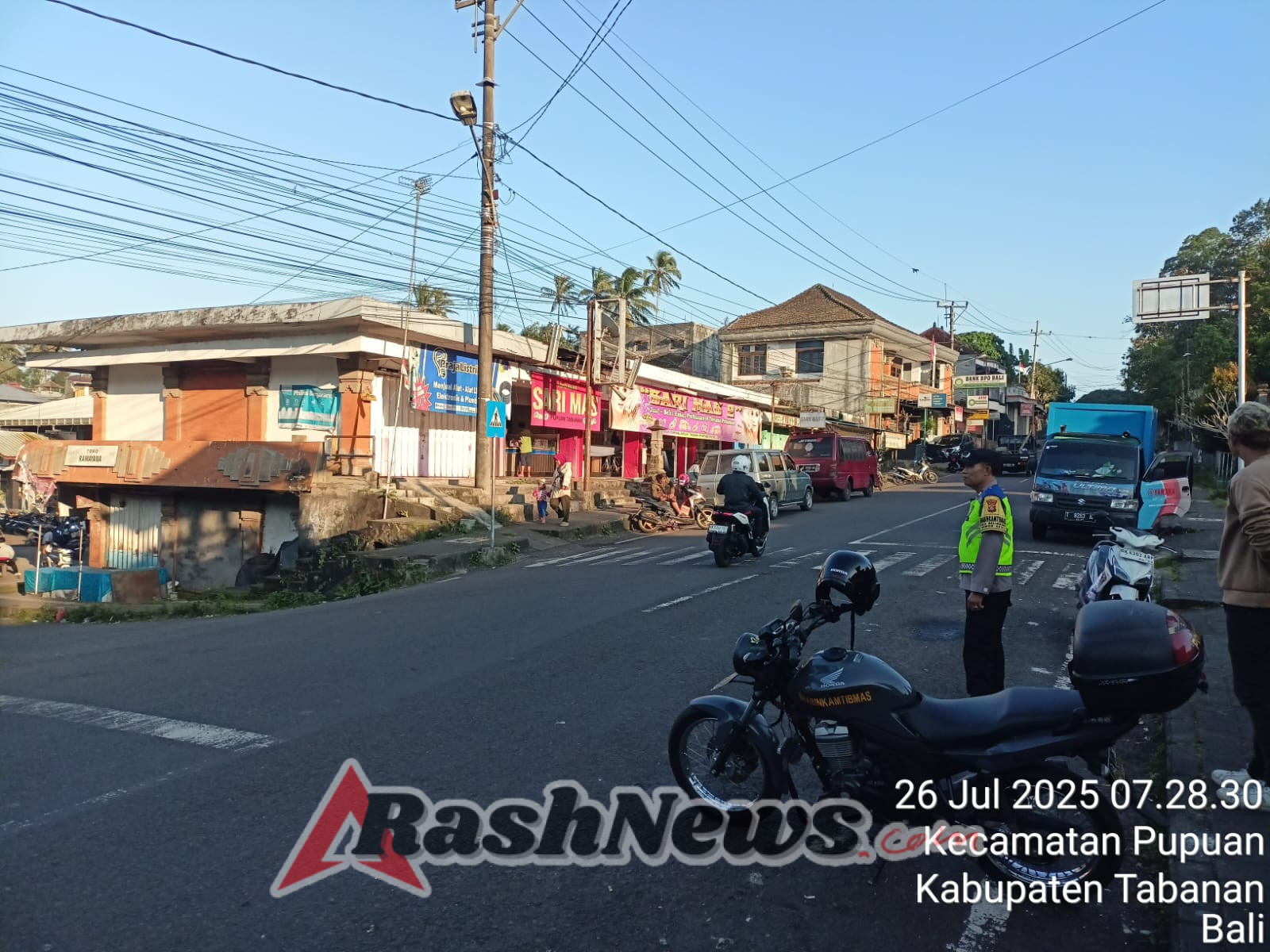 Pastikan Kelancaran Aktivitas Masyarakat, Polsek Pupuan Laksanakan Giat Strong Point Pagi
